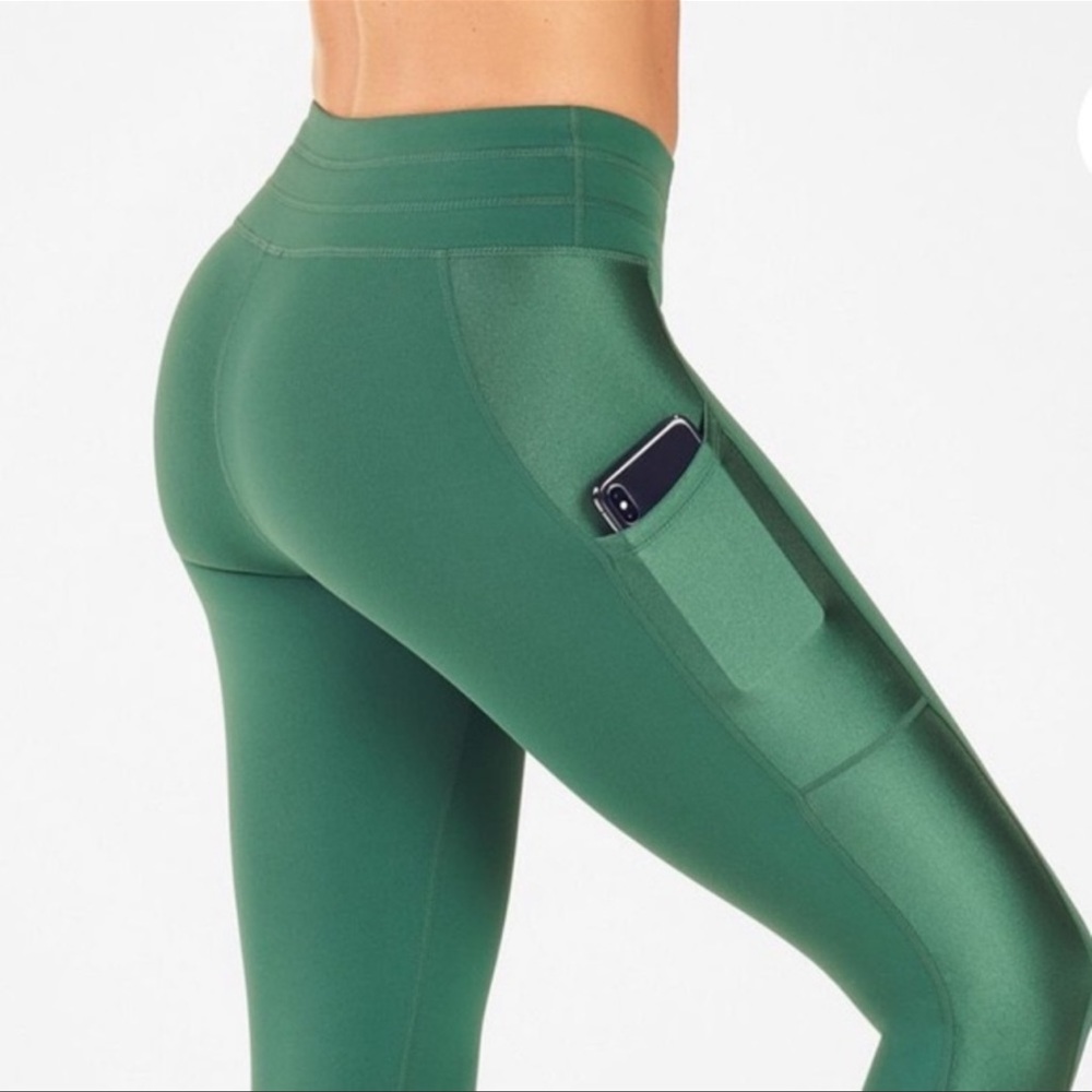 Fabletics S green 7/8 leggings.